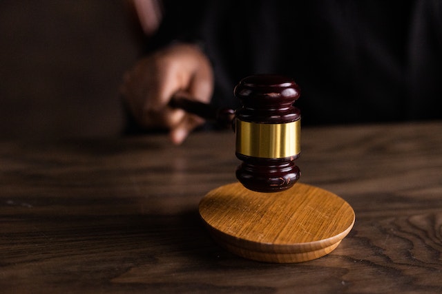 judge banking gavel